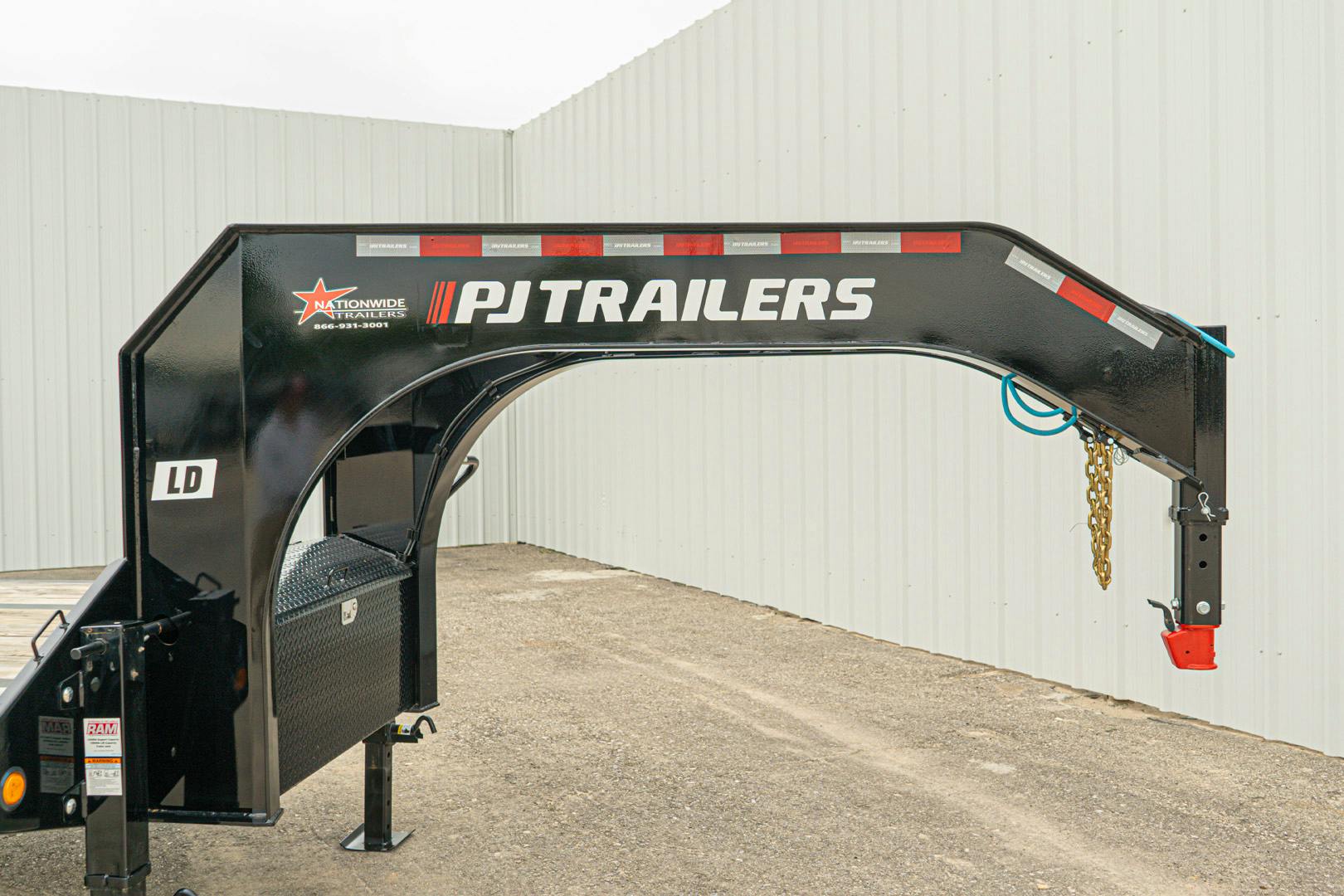 PJ Trailers 32'x102" Gooseneck Low Pro Flatbed Trailer w/ Duals (LD)