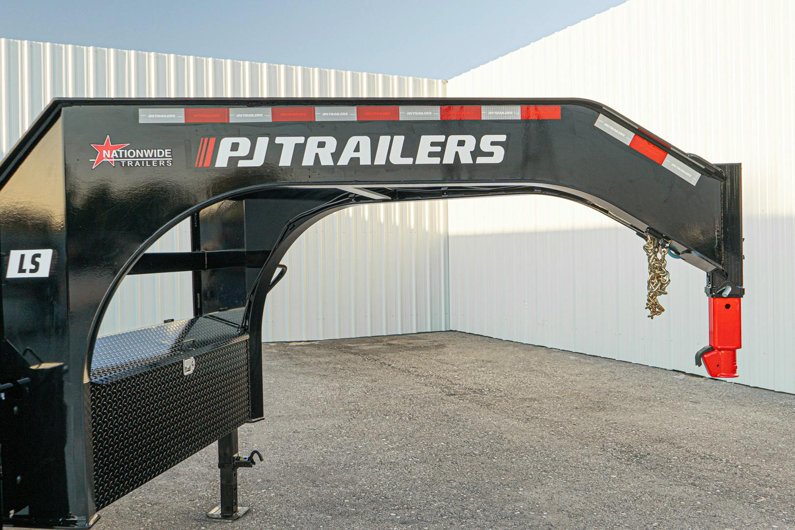PJ Trailers 25'x102" Gooseneck Low Pro Flatbed Trailer w/ Singles (LS)