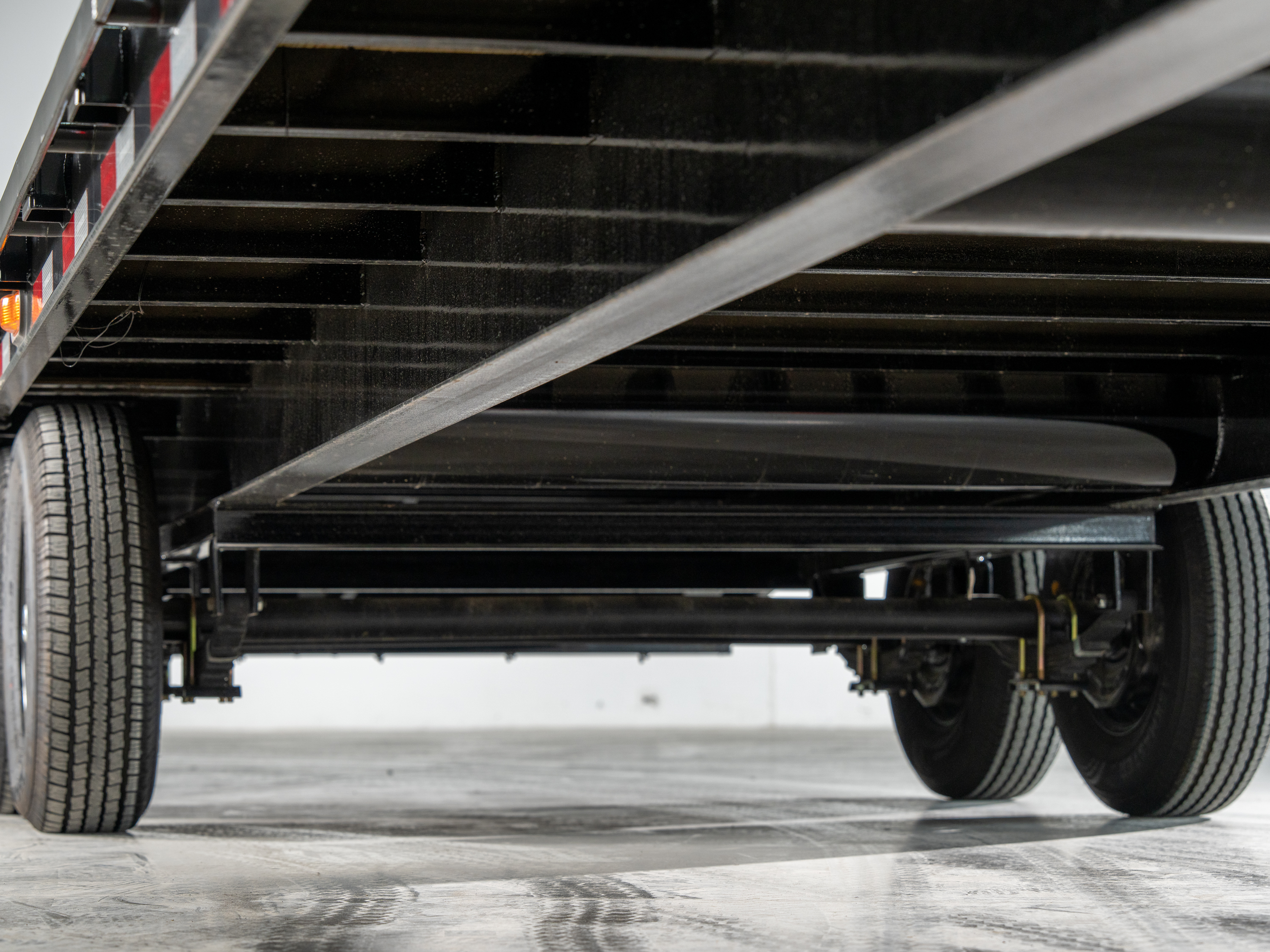 PJ Trailers 32'x102" Gooseneck Flatbed Quest Series (LQ)